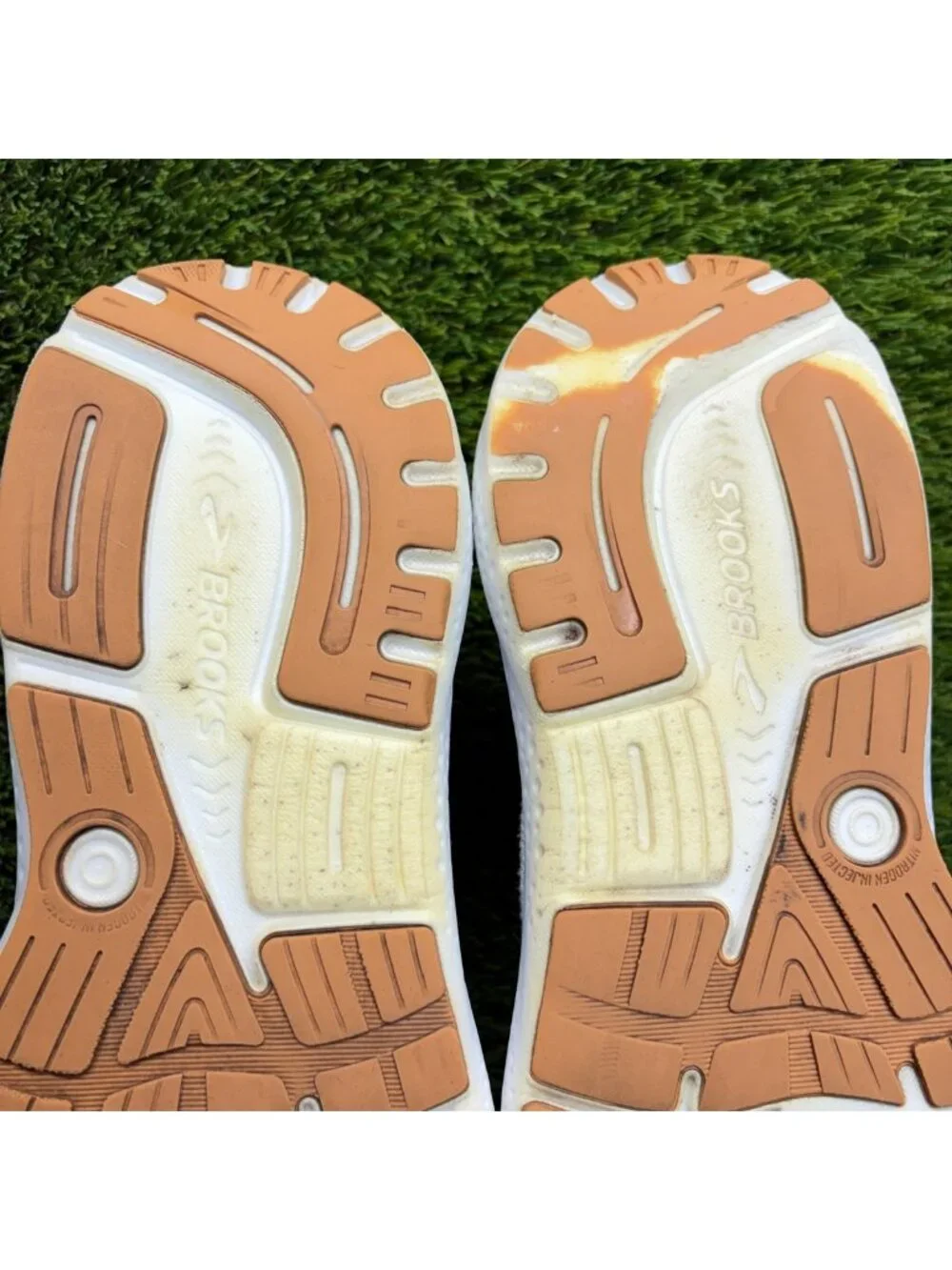 Brooks missing insoles